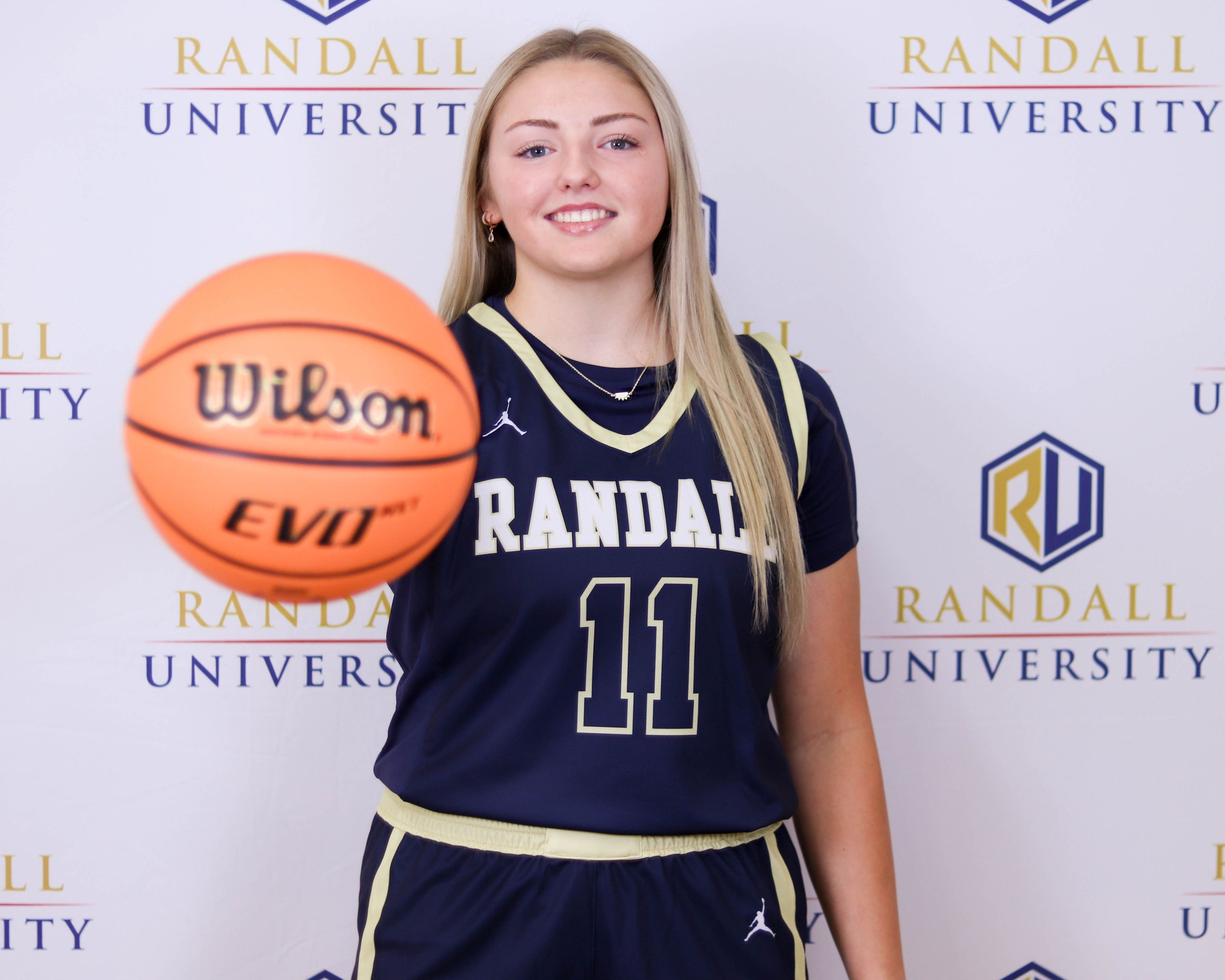 Smith's Hot shooting Leads to Route of KCC