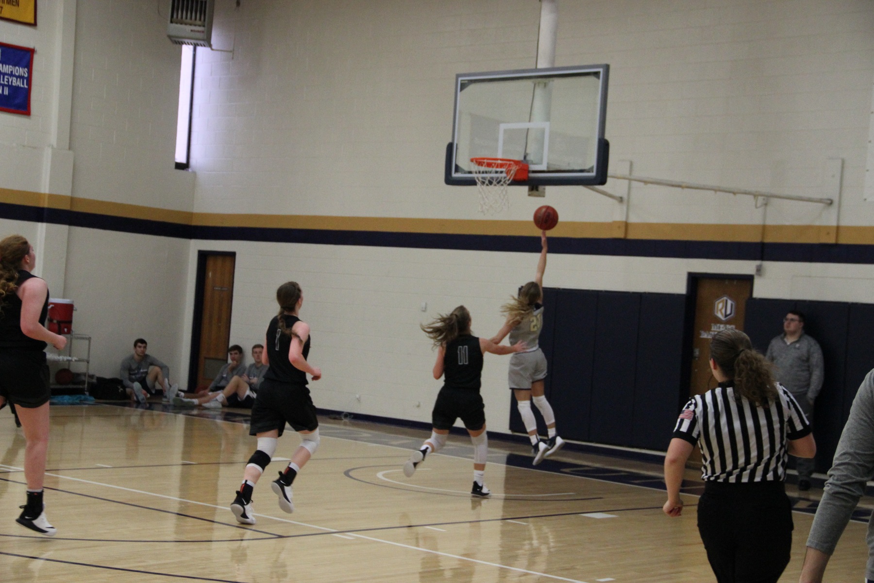 Women's Basketball Wins 3rd Straight